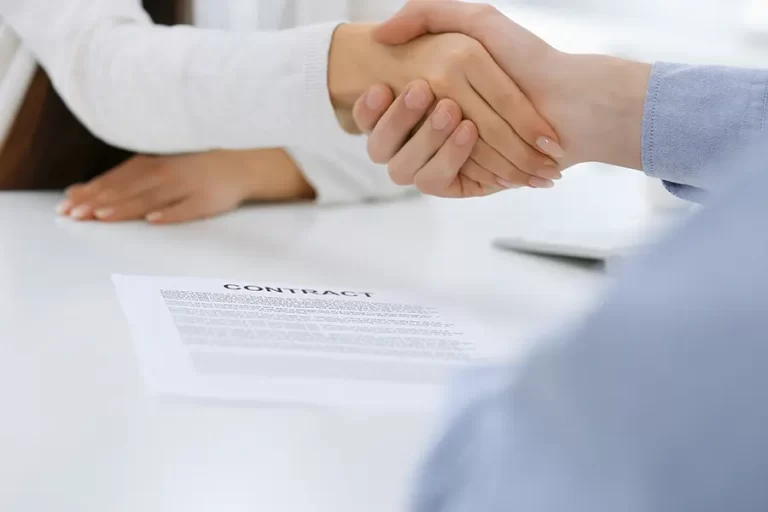 Contrato de verano para reforzar la plantilla durante los meses estivales